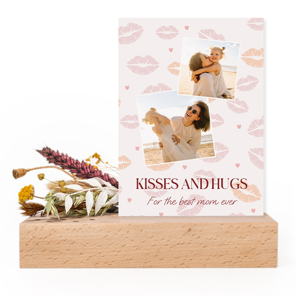 Wooden block with dried flowers and forex card Wooden block with dried flowers and forex card
