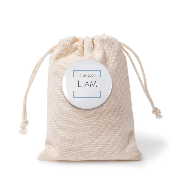 Sachets en coton avec badge (lot de 12) Sachets en coton avec badge (lot de 12)