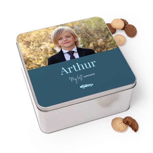 Cookie Tin Square with Generous cookies Cookie Tin Square with Generous cookies