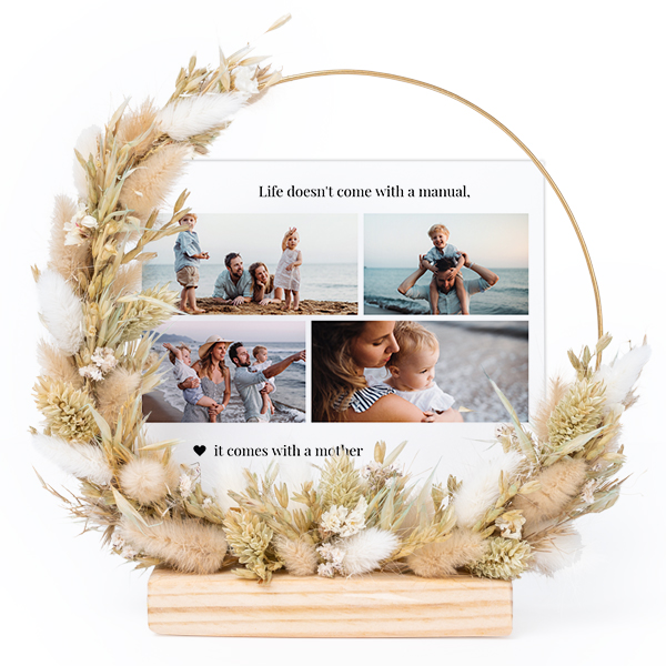 Dried flower wreath with 13 photo cards