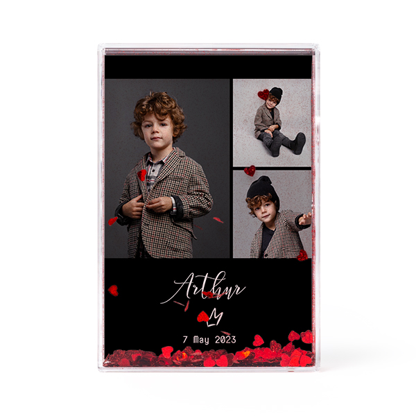 Photo frame with heart confetti