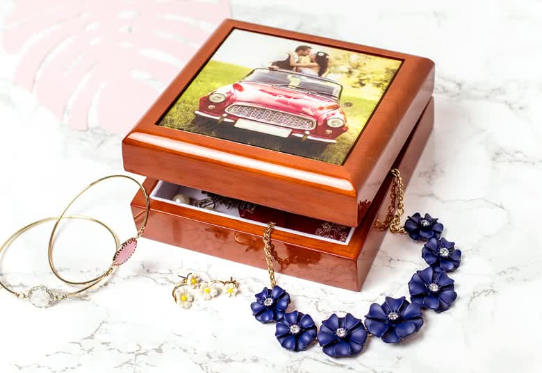 Create your own Jewelry Box