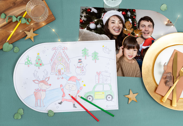Paper placemats with colouring page on the back